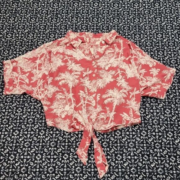 NWOT American Eagle Pink Hawaiian Tropical Summer Beachy Tie Button Crop Blouse - Picture 1 of 9